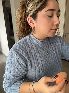 Snapshot of Cherryyquen chatting on February 18, 2026, 8:16 pm Cherryyquen online show from February 18, 2026, 8:16 pm