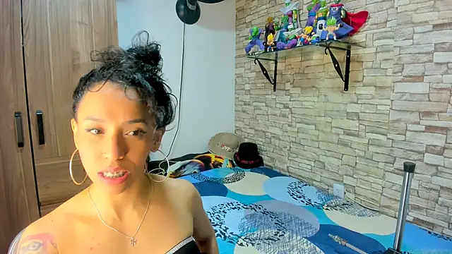 kaiagerbes3 online show from November 15, 2025, 12:56 pm