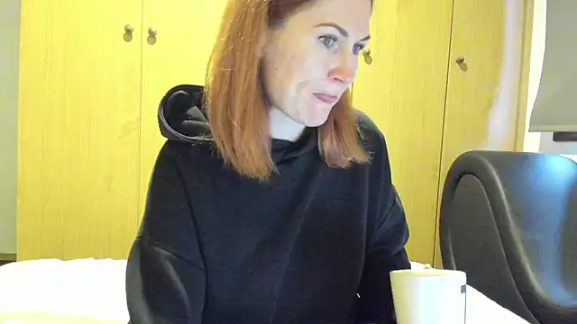 Sheandhim23 online show from February 5, 2025, 7:39 am