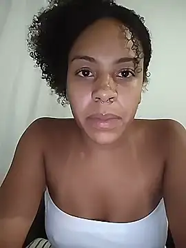 Julia Pretinha online show from February 5, 2026, 1:10 am