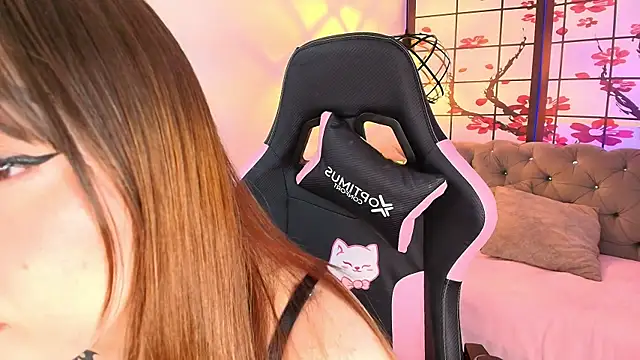 Fluffy Bubble21 online show from January 8, 2026, 4:15 am