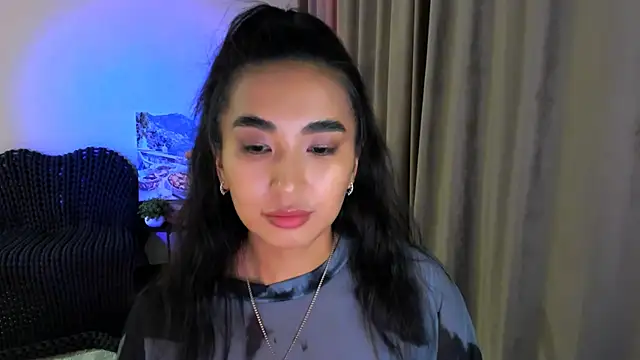 worldofkim online show from March 21, 2025, 7:46 pm