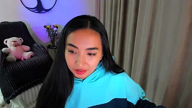 worldofkim online show from November 2, 2025, 1:24 pm