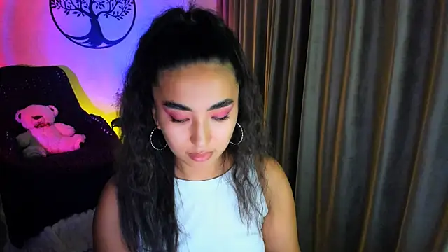 worldofkim online show from November 19, 2025, 8:09 pm