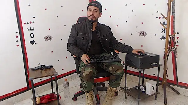 Snapshot of KalethBigDick chatting on October 6, 2025, 6:00 am KalethBigDick online show from October 6, 2025, 6:00 am