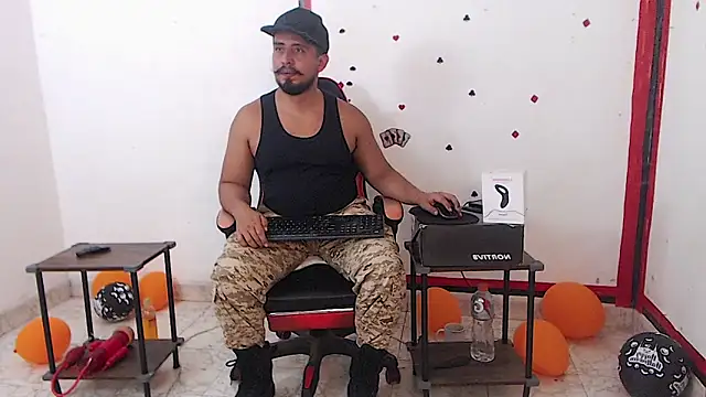 KalethBigDick online show from November 4, 2025, 2:43 am