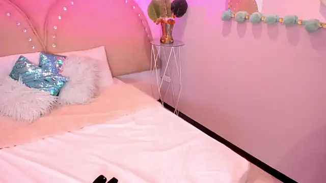 Snapshot of Miia_Thompsonn chatting on October 7, 2025, 3:25 am Miia Thompsonn online show from October 7, 2025, 3:25 am