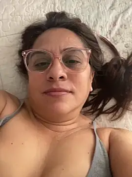 Snapshot of brendasexywet chatting on October 28, 2025, 4:53 pm brendasexywet online show from October 28, 2025, 4:53 pm