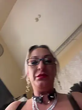 Snapshot of Luiza_Hammer chatting on May 18, 2026, 12:55 pm Luiza Hammer online show from May 18, 2026, 12:55 pm