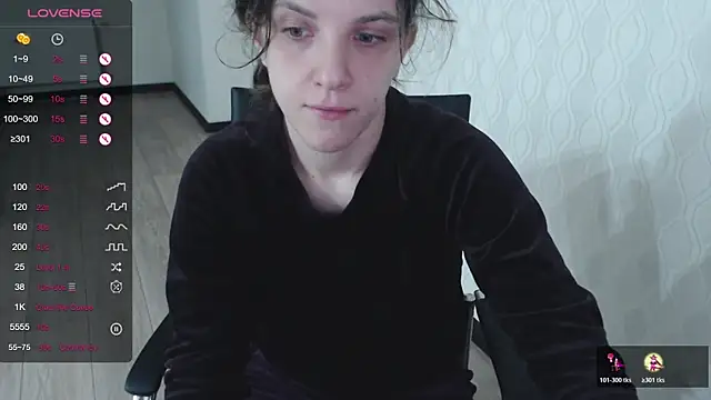 LisaHeart online show from November 9, 2025, 11:47 pm