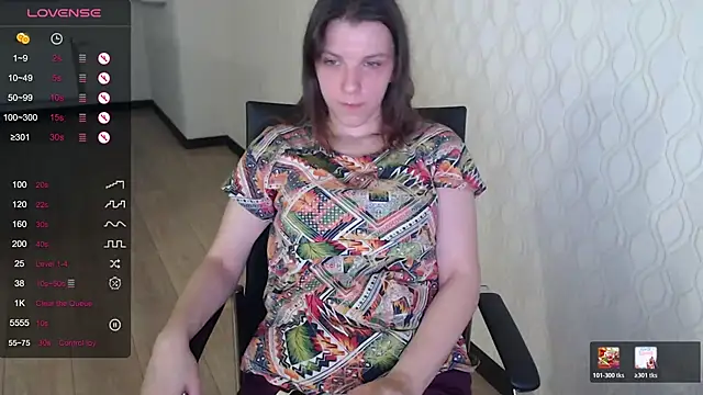 Snapshot of LisaHeart chatting on August 7, 2026, 7:49 pm LisaHeart online show from August 7, 2026, 7:49 pm
