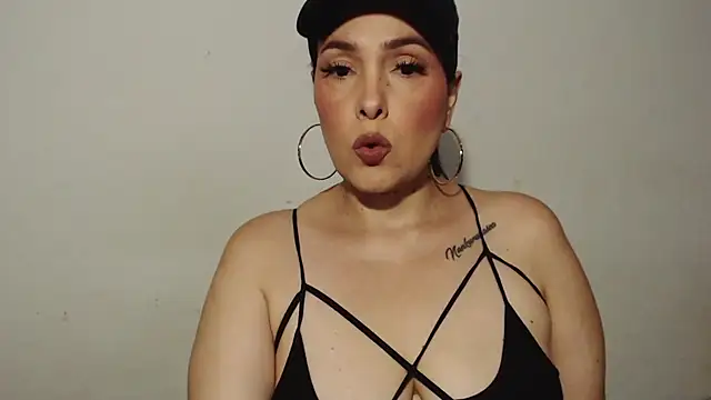 Miss Agatha online show from October 12, 2025, 9:58 pm