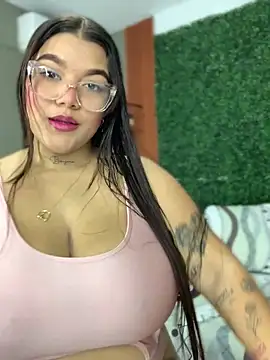 Snapshot of Michellesexxy chatting on March 15, 2025, 9:38 pm Michellesexxy online show from March 15, 2025, 9:38 pm