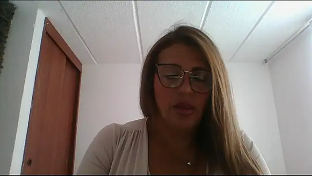 RossanaLionheart online show from December 3, 2024, 7:44 pm