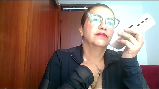 RossanaLionheart online show from May 3, 2026, 1:17 pm