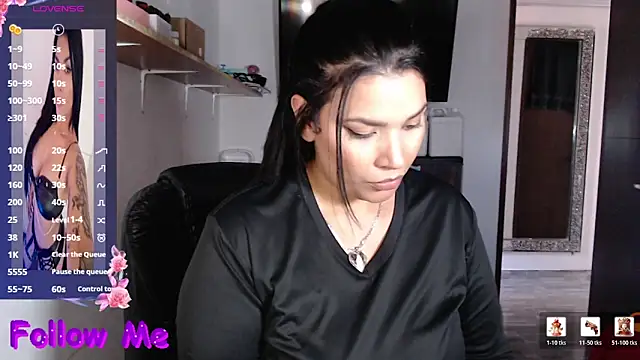 Snapshot of CarolinaRincon chatting on May 25, 2026, 8:04 pm CarolinaRincon online show from May 25, 2026, 8:04 pm