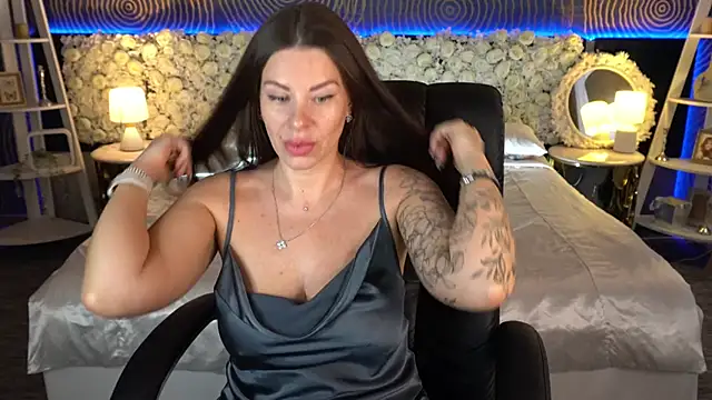 IsabellaFoxyy online show from January 18, 2026, 1:37 pm