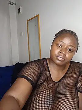 t-QueenSlyy online show from June 10, 2026, 7:57 pm