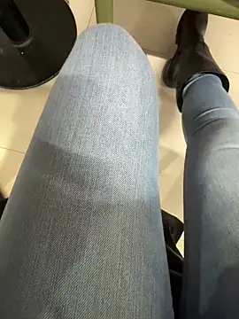 eveangelll online show from February 12, 2025, 11:18 am