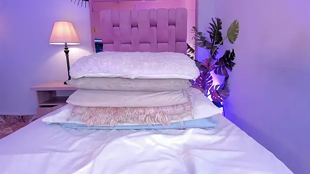 Voluptupus-girl online show from March 21, 2025, 11:56 pm