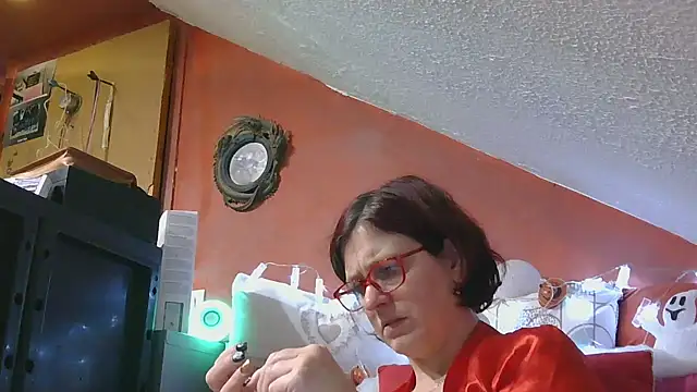 lanax online show from November 3, 2025, 1:34 pm