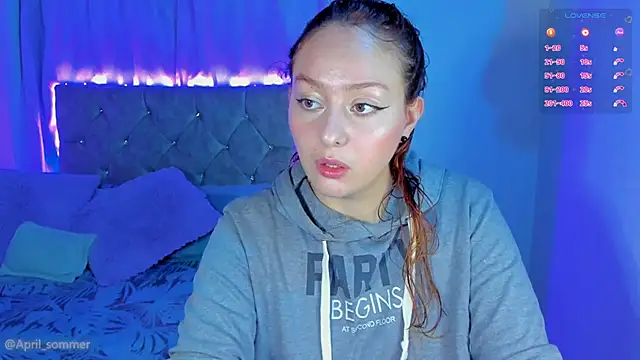 April sommer1 online show from November 20, 2025, 8:58 am