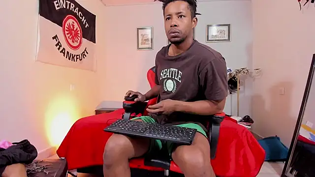 Snapshot of AlejoKhalifa_ chatting on September 15, 2025, 10:37 am AlejoKhalifa  online show from September 15, 2025, 10:37 am