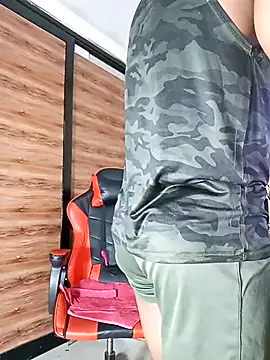 Snapshot of AlejoKhalifa_ chatting on September 19, 2025, 10:38 am AlejoKhalifa  online show from September 19, 2025, 10:38 am