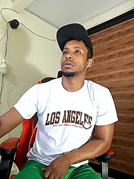 Snapshot of AlejoKhalifa_ chatting on September 30, 2025, 10:31 am AlejoKhalifa  online show from September 30, 2025, 10:31 am