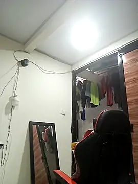 Snapshot of AlejoKhalifa_ chatting on October 4, 2025, 9:35 pm AlejoKhalifa  online show from October 4, 2025, 9:35 pm