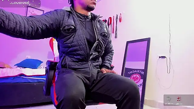 Snapshot of AlejoKhalifa_ chatting on October 10, 2025, 9:19 am AlejoKhalifa  online show from October 10, 2025, 9:19 am