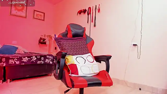 Snapshot of AlejoKhalifa_ chatting on October 15, 2025, 10:43 pm AlejoKhalifa  online show from October 15, 2025, 10:43 pm