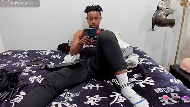 Snapshot of AlejoKhalifa_ chatting on October 18, 2025, 9:37 pm AlejoKhalifa  online show from October 18, 2025, 9:37 pm