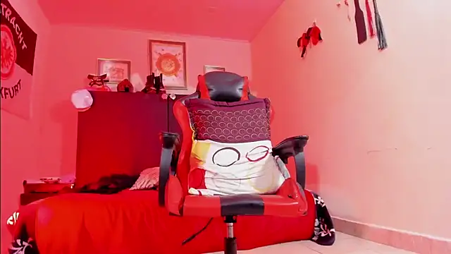 AlejoKhalifa  online show from February 3, 2026, 10:09 am