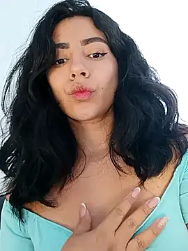 GiiirlPower online show from February 28, 2025, 8:07 pm