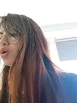 GiiirlPower online show from March 3, 2025, 12:37 pm