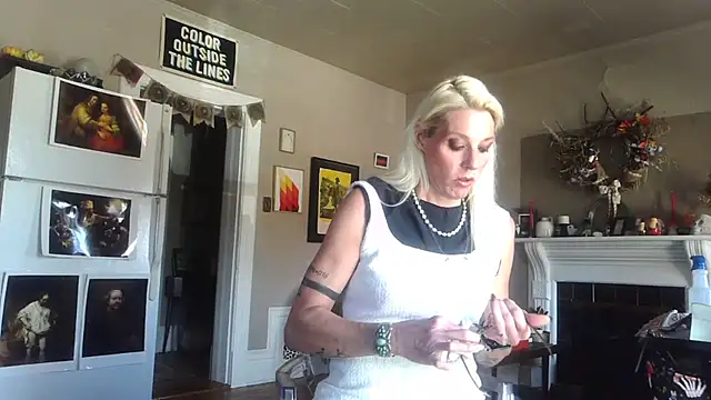 Glamazonx online show from November 10, 2025, 5:45 pm