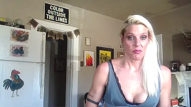 Glamazonx online show from November 15, 2025, 5:31 pm