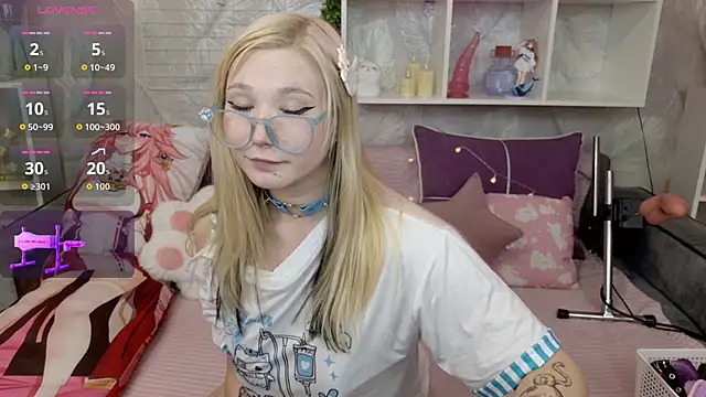Snapshot of MeowkaKitty chatting on October 15, 2025, 1:39 am MeowkaKitty online show from October 15, 2025, 1:39 am