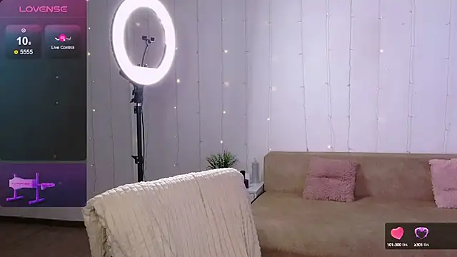 Britney Lynch online show from December 12, 2024, 3:32 am