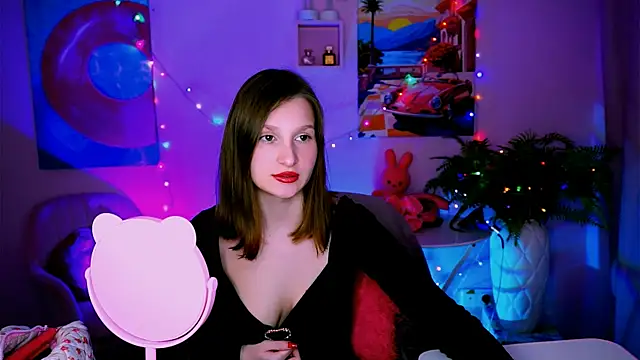 EllaHorton online show from April 28, 2026, 7:41 pm