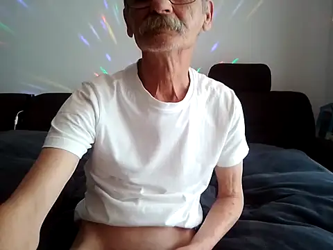 oleg049 online show from July 4, 2026, 11:05 am