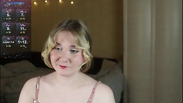 Snapshot of sensual_girrrl chatting on December 3, 2024, 8:17 pm sensual girrrl online show from December 3, 2024, 8:17 pm