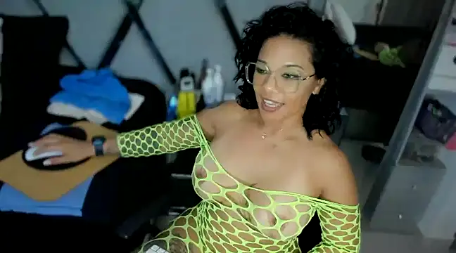 paula daniela1 online show from January 7, 2025, 11:14 pm