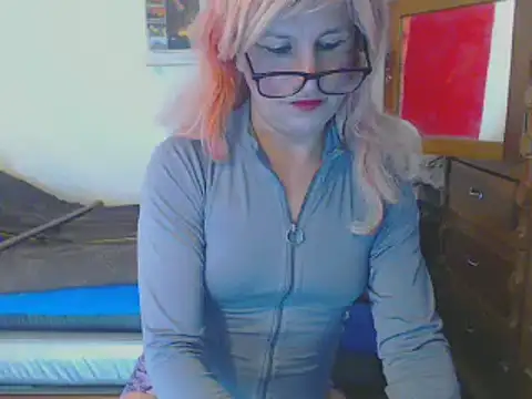 Snapshot of LorenJade chatting on February 8, 2025, 4:14 am LorenJade online show from February 8, 2025, 4:14 am