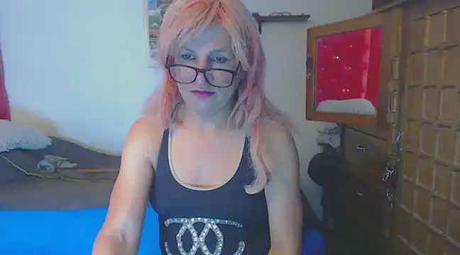 Snapshot of LorenJade chatting on February 10, 2025, 11:45 pm LorenJade online show from February 10, 2025, 11:45 pm