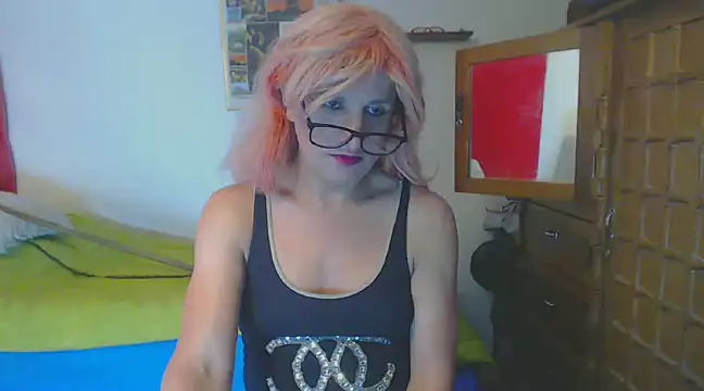 Snapshot of LorenJade chatting on February 12, 2025, 8:49 am LorenJade online show from February 12, 2025, 8:49 am