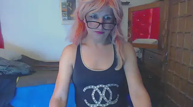 Snapshot of LorenJade chatting on February 12, 2025, 11:09 pm LorenJade online show from February 12, 2025, 11:09 pm