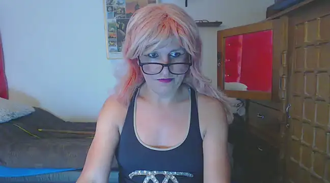 Snapshot of LorenJade chatting on February 15, 2025, 3:31 am LorenJade online show from February 15, 2025, 3:31 am