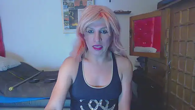 Snapshot of LorenJade chatting on February 15, 2025, 7:27 am LorenJade online show from February 15, 2025, 7:27 am